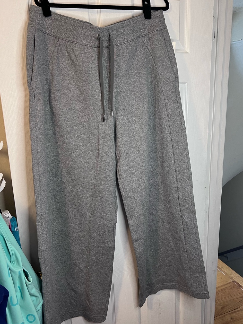 #737 Lululemon NWT Scuba Mid-Rise Wide-Leg Pant Heathered Medium Grey XL 31” Reg